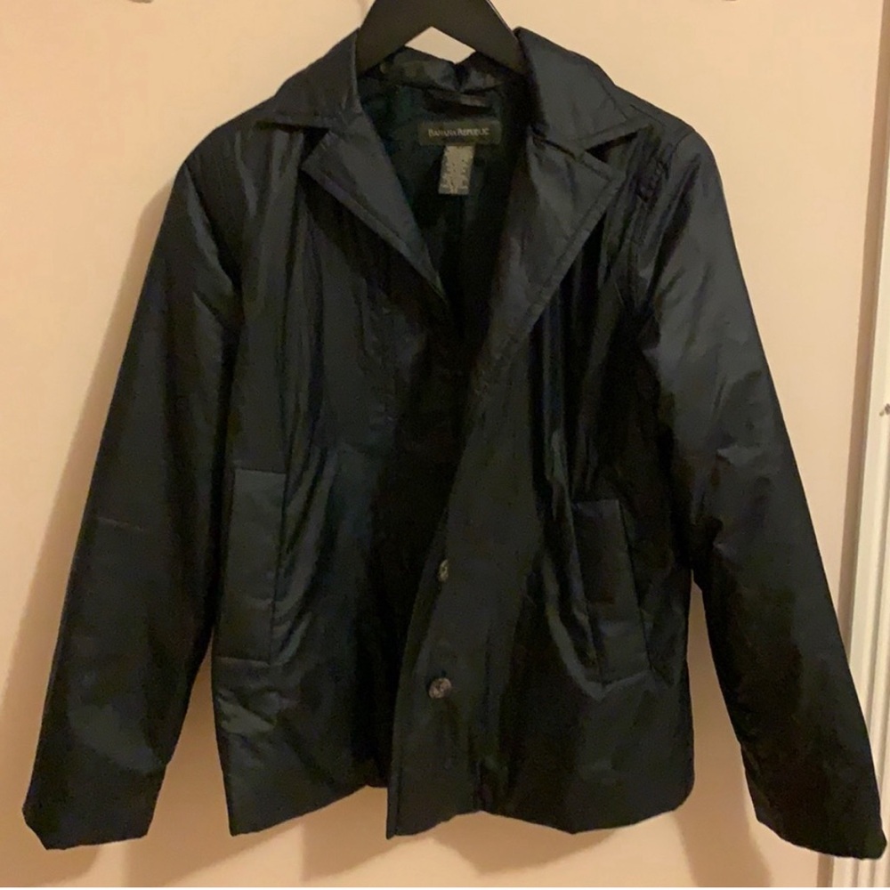 Banana Republic raincoat in excellent condition